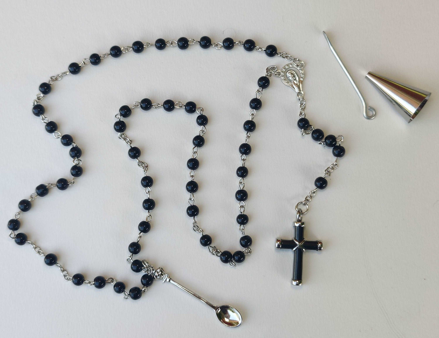 Cruel Intentions Rosary Necklaces - Close Up 